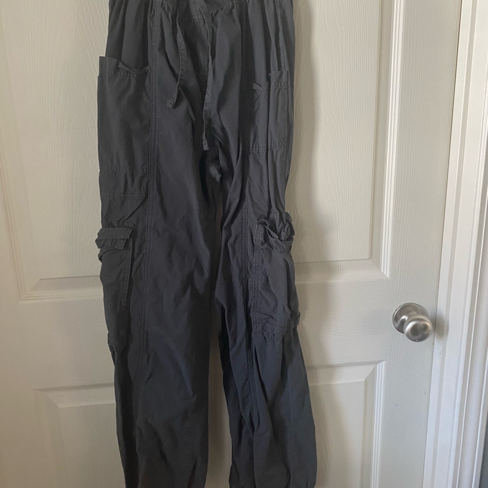 Aerie Woman’s Charcoal Cargo Pants